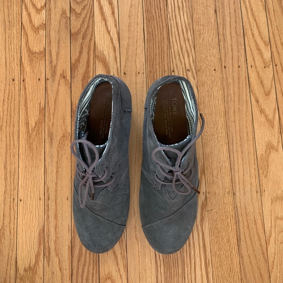 TOMS Gray Lace-up Wedge Bootie - Picture 9 of 9